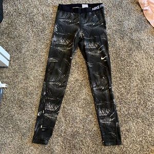 Women’s Nike pro leggings